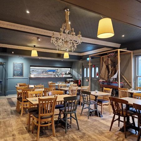 Royal Hotel, Bar & Grill Purfleet Extérieur photo