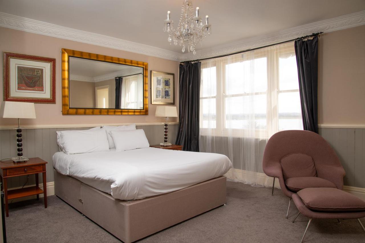 Royal Hotel, Bar & Grill Purfleet Extérieur photo