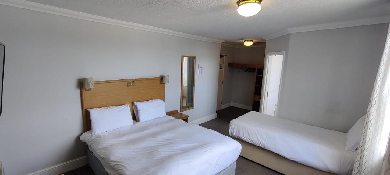 Royal Hotel, Bar & Grill Purfleet Extérieur photo