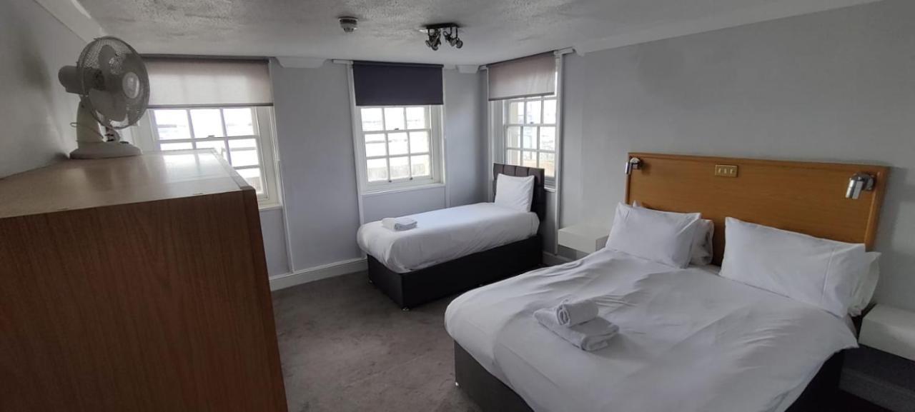 Royal Hotel, Bar & Grill Purfleet Extérieur photo