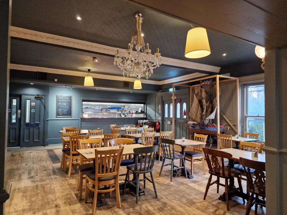 Royal Hotel, Bar & Grill Purfleet Extérieur photo