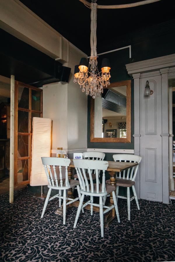 Royal Hotel, Bar & Grill Purfleet Extérieur photo