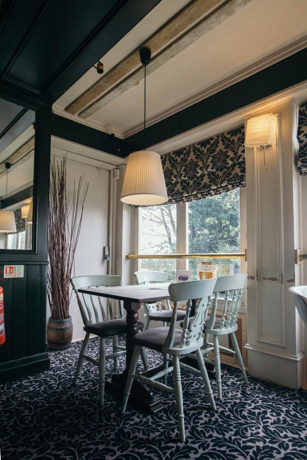 Royal Hotel, Bar & Grill Purfleet Extérieur photo