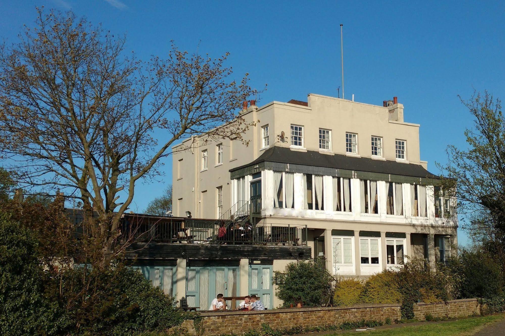 Royal Hotel, Bar & Grill Purfleet Extérieur photo