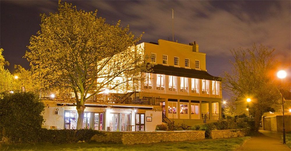 Royal Hotel, Bar & Grill Purfleet Extérieur photo